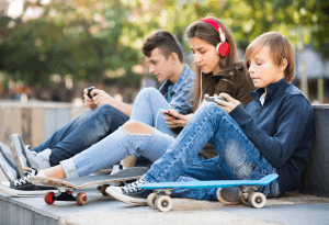 Featured Image for 3 teens on mobile devices