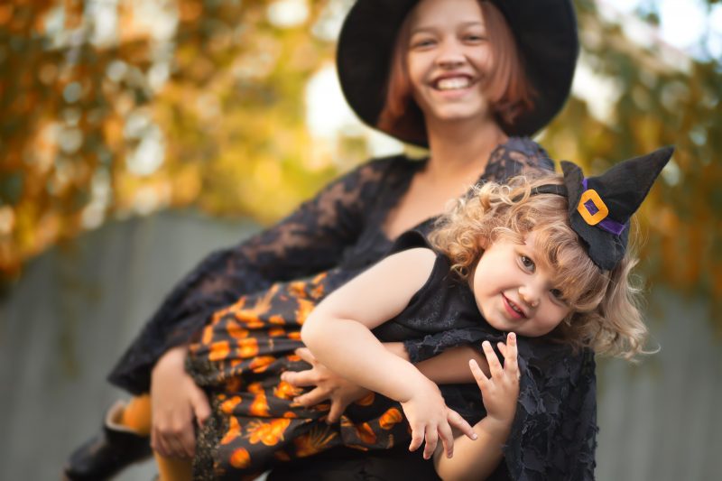 7 tips to keep young kids safe on Halloween